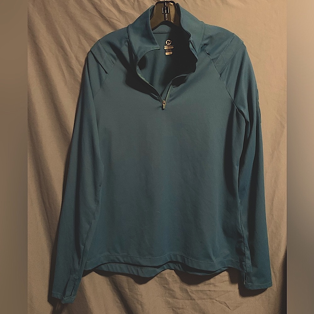 Merrel Select Wick Long Sleeve Blue Top EUC almost new with thumb holes